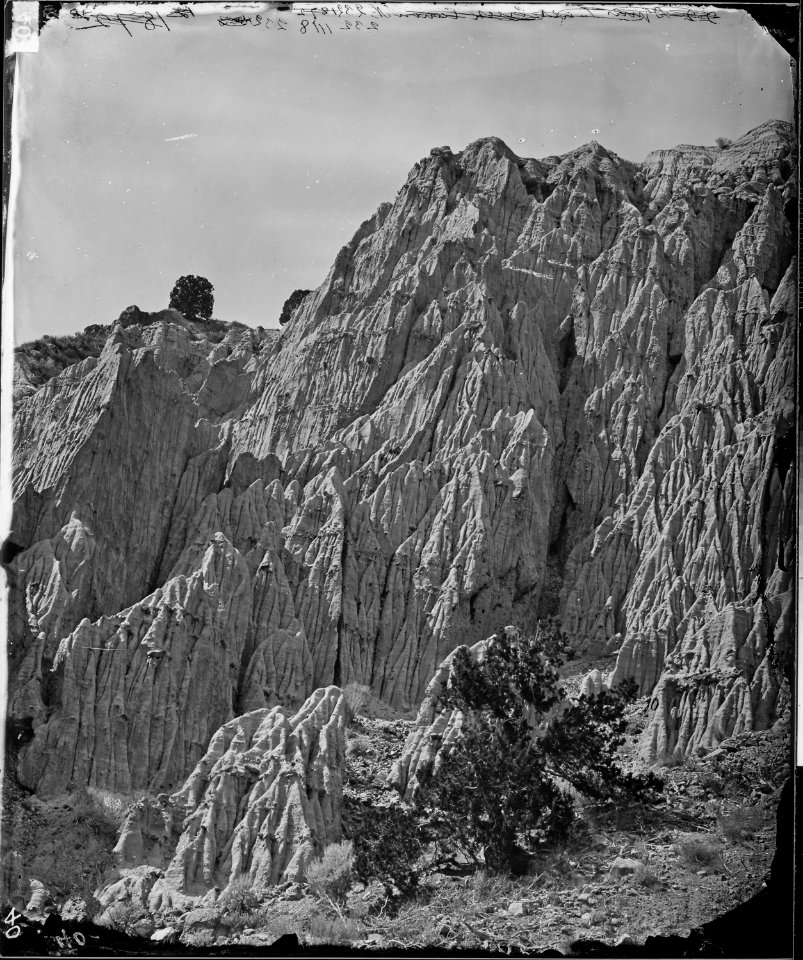 RAIN SCULPTURE OR SPIRES, SALT CREEK CANYON, UTAH - NARA - 524143