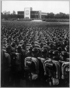 Reichsparteitag. Übersicht über den großen Appell der SA, SS und des NSKK. Overview of the mass roll-call of SA, SS... - NARA - 558778