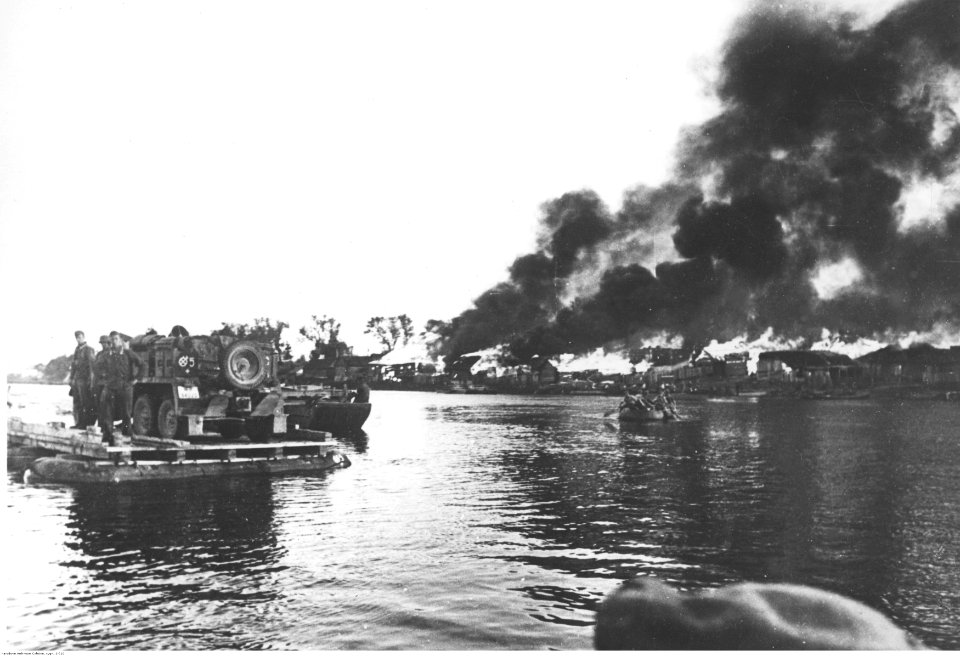Przeprawa wojsk niemieckich przez Berezynę (2-710)