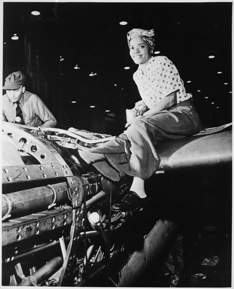Riveter at Lockheed Aircraft Corp., Burbank, CA - NARA - 522880