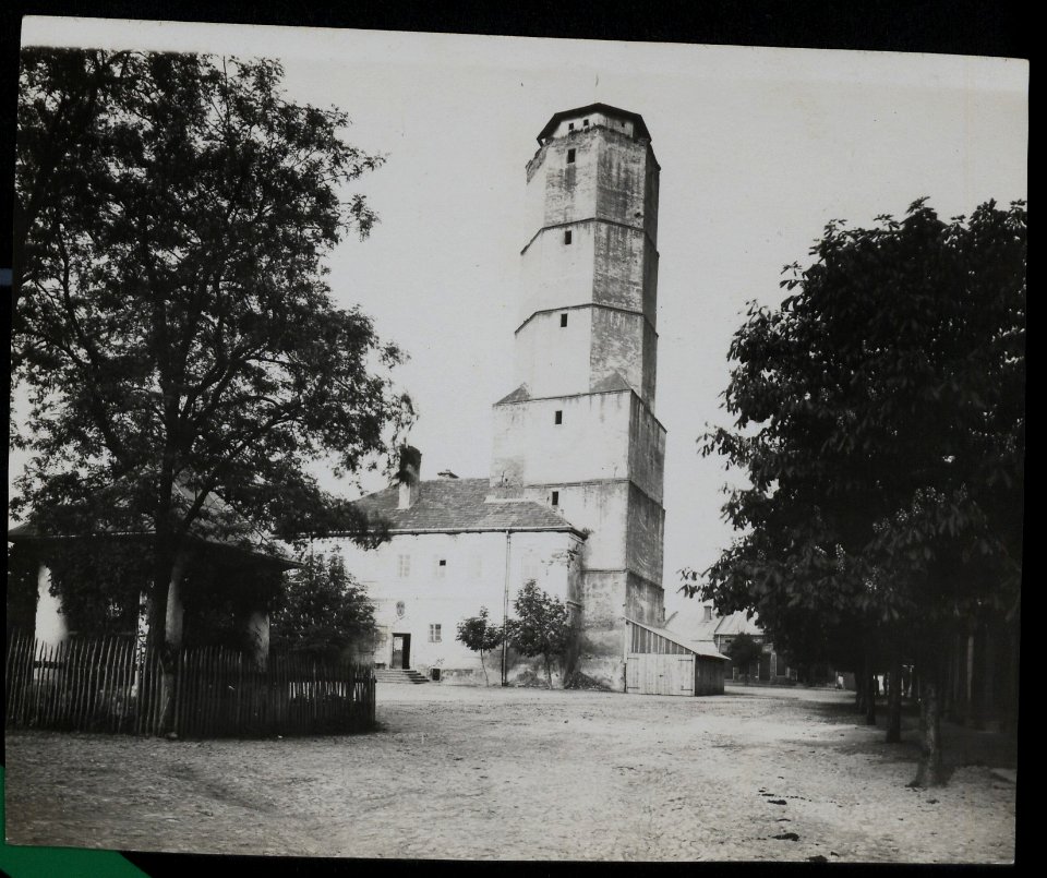 Ratusz i rynek w Bieczu 1914 (7152542)
