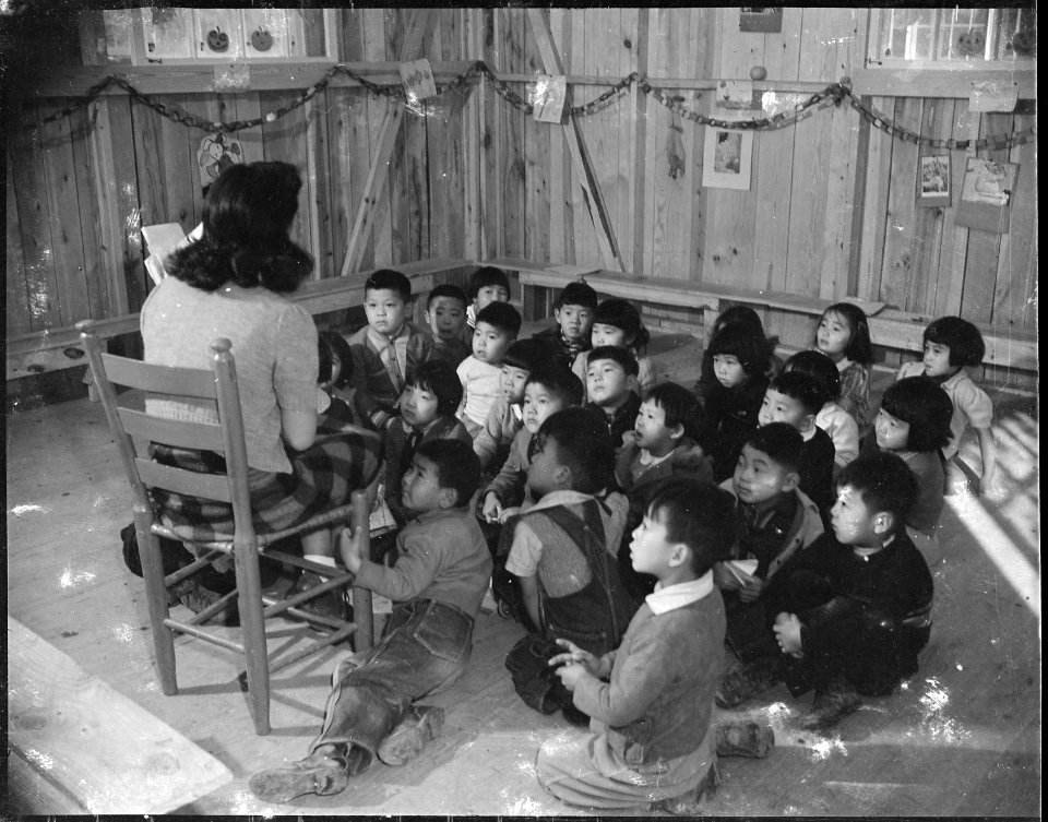 Rohwer Relocation Center, McGehee, Arkansas. Shigeko Tabuchi, teacher. Kindergarten class in barra . . . - NARA - 538957