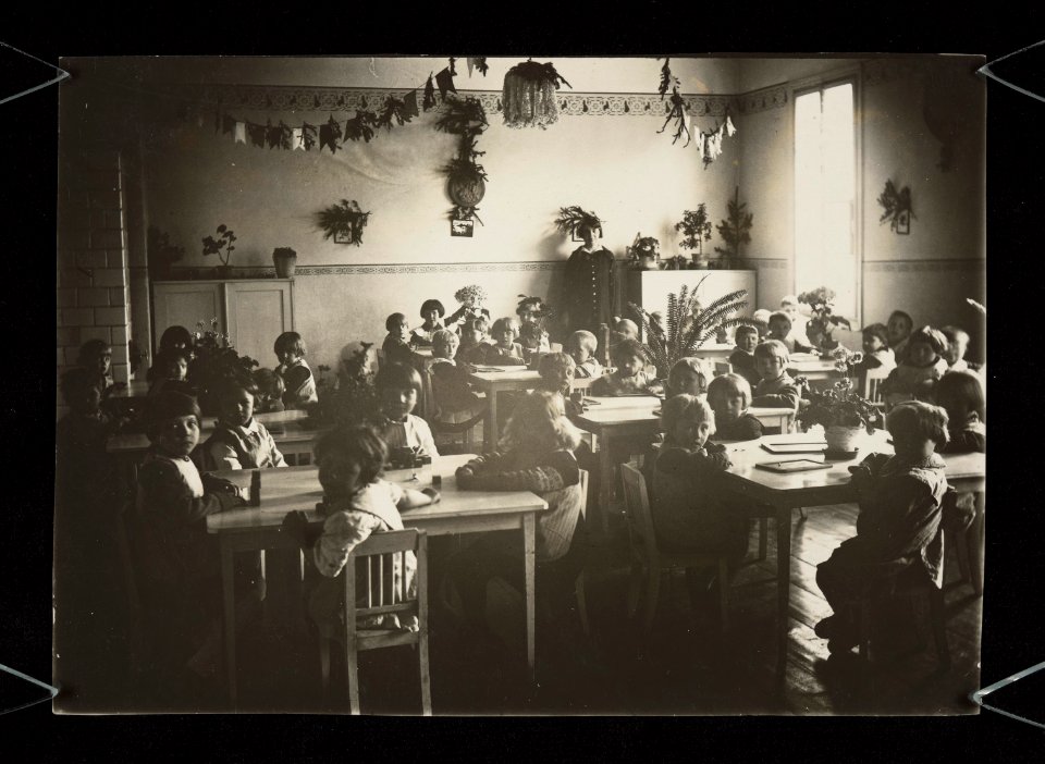 Sala przedszkola dla dzieci mniejszych w Aleksandrowie Kujawskim. ca 1932 (121147071)