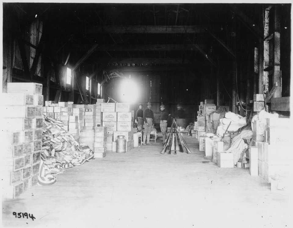 San Francisco Earthquake of 1906, A warehouse, one of the many relief stations (showing United States Army guards) - NARA - 531056