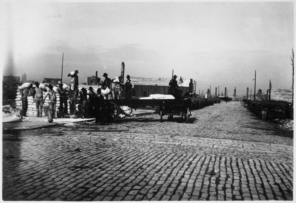 San Francisco Earthquake of 1906, Delivering flour at Moulder Warehouse - NARA - 522934