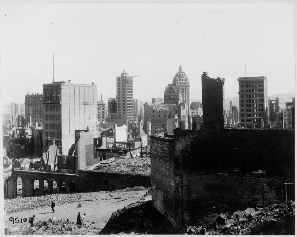 San Francisco Earthquake of 1906, Kearny and Grant Avenue area south of Bush Street - NARA - 531012