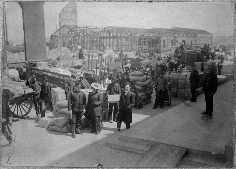 San Francisco Earthquake of 1906, Receiving stores at Moulder Warehouse - NARA - 522935