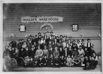 San Francisco Earthquake of 1906, Employees. Moulder Warehouse - NARA - 522942