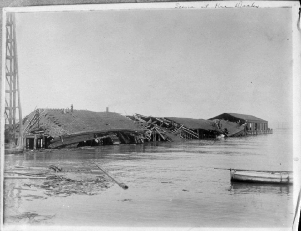 San Francisco Earthquake of 1906-Scene at the docks - NARA - 513317