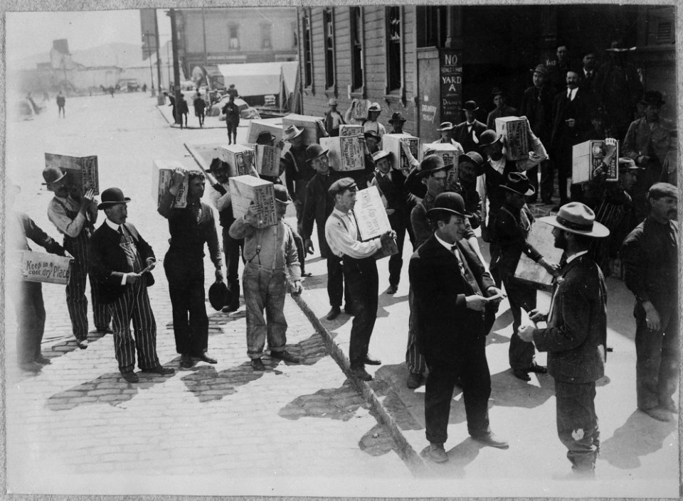 San Francisco Earthquake of 1906, Receiving Stores at Moulder Warehouse - NARA - 522936