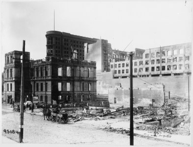 San Francisco Earthquake of 1906, This is the east side of Fifth Street between Market and Mission. The building in... - NARA - 531047