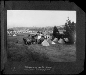San Francisco Earthquake of 1906, Refugee camp near Fort Mason showing method of supplying water - NARA - 524415