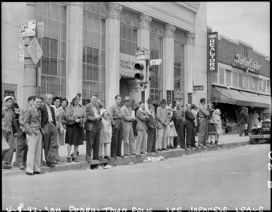 San Pedro, California. Scene at West Seventh and South Pacific Streets during evacuation of residen . . . - NARA - 536779 photo