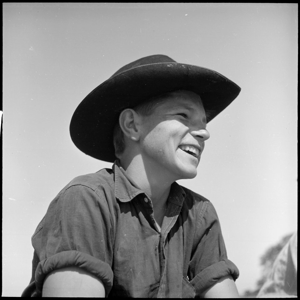 San Joaquin Valley, California. Contract Labor. Sixteen years old and the possessor of a labor contractor's button... - NARA - 532164