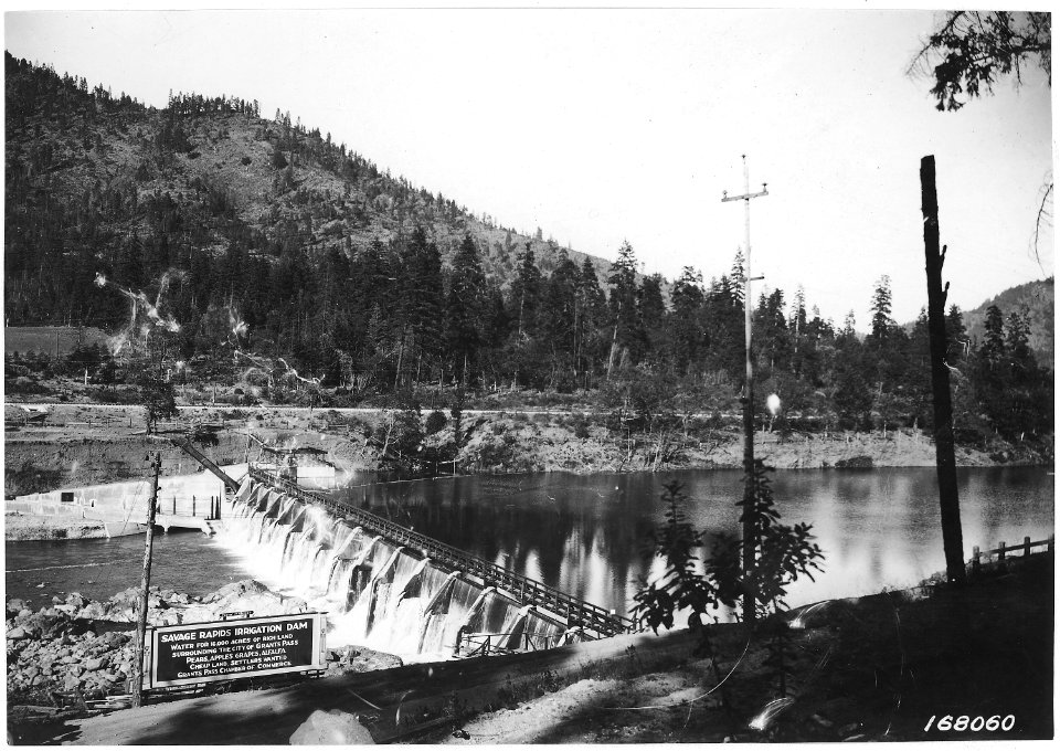 Savage Rapids Dam on Rogue River above Grants Pass, Siskiyou, Oregon, 1922. - NARA - 299199