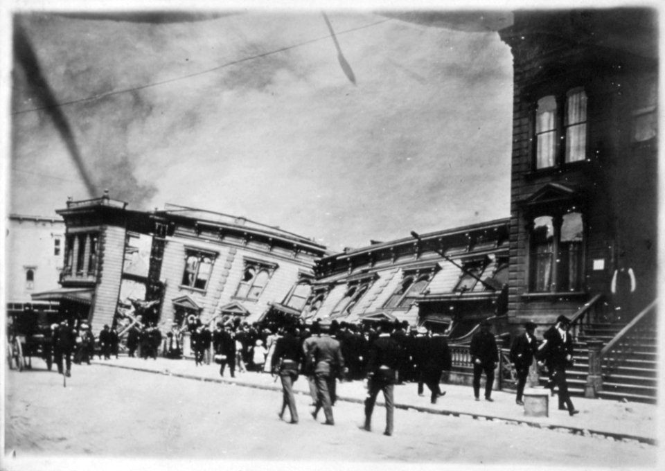 San Francisco Earthquake of 1906, (Collapsed buildings) - NARA - 513315