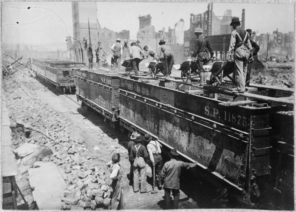 San Francisco Earthquake of 1906, Clearing away the debris - NARA - 522962