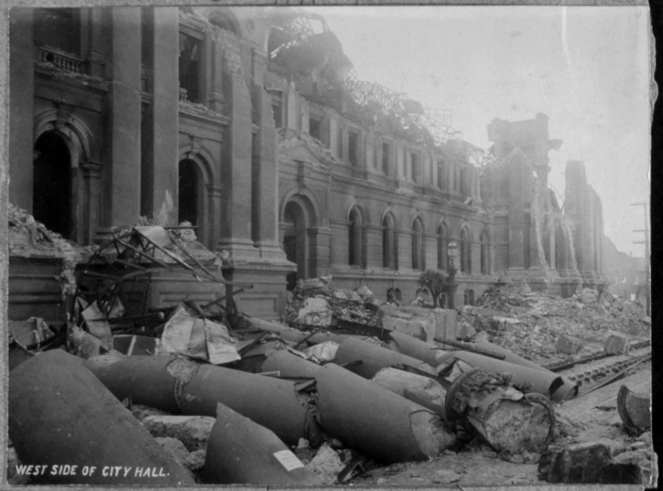 San Francisco Earthquake of 1906, The west side of City Hall - NARA - 513306