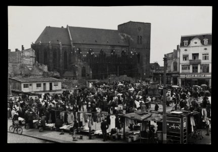 Slupsk, rynek i kosciol Panny Maryi 1949 (66046315)