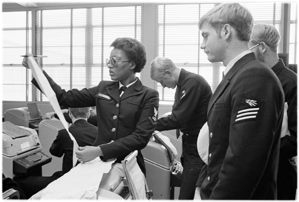 Service School Command, San Diego, California...Radioman third class Denita G. Harvey, left, of Los Angeles... - NARA - 558536