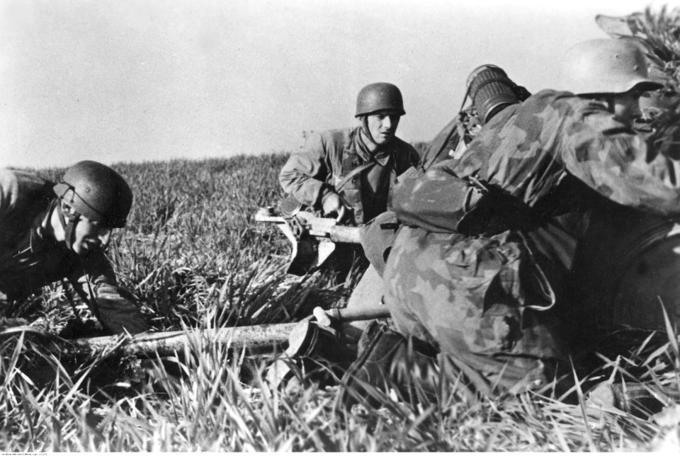 Spadochroniarze niemieccy na froncie pod Nettuno - Anzio (2-2151)