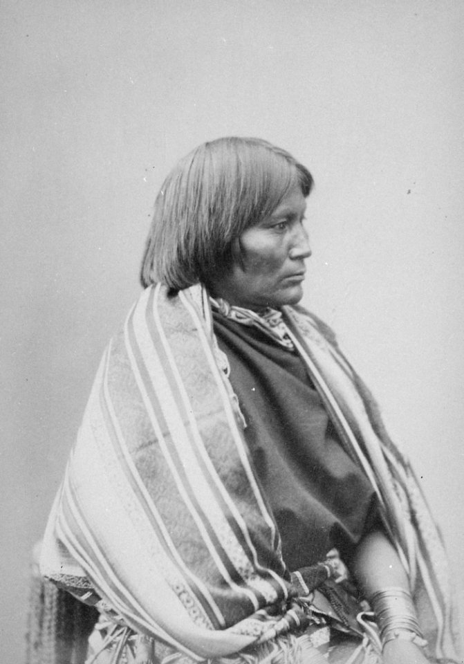 Squaw Of Lone Wolf. Kiowas - NARA - 519063 (cropped)