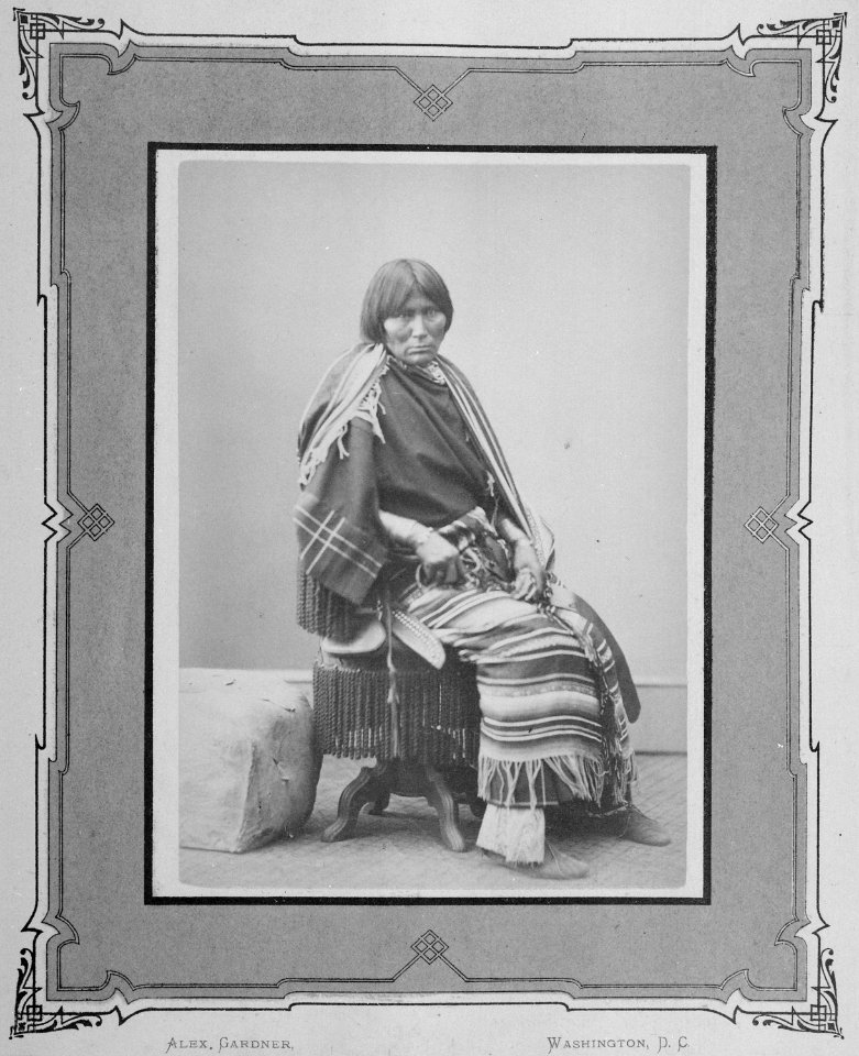 Squaw Of Lone Wolf. Kiowas - NARA - 519064