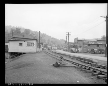 Street scene. Osage, West Virginia. - NARA - 540312