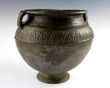 State Gifts Etruscan Pot photo