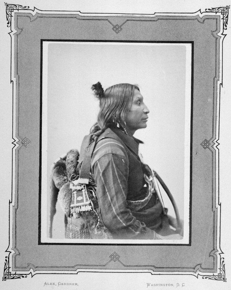 Striker. Apaches - NARA - 519102