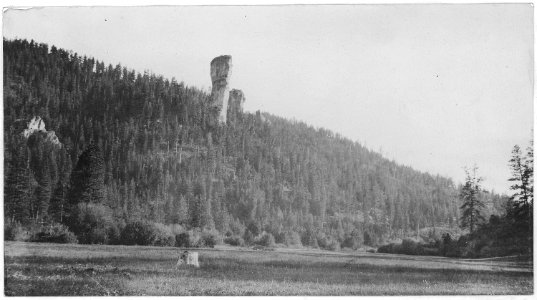 Steins Pillar, Barney Ranch on Mill Creek, Ochoco Forest, 1916. - NARA - 299181 photo