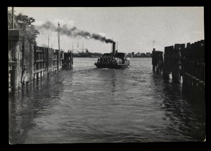Swinoujscie, prom na rzece Swinie 1945 (66045947)