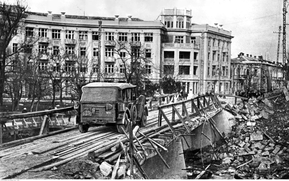 Symferopol po zdobyciu przez wojska niemieckie (2-947)
