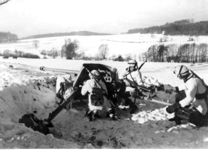 Stanowisko armaty przeciwpancernej Pak 38 kal. 50 mm (2-1994)