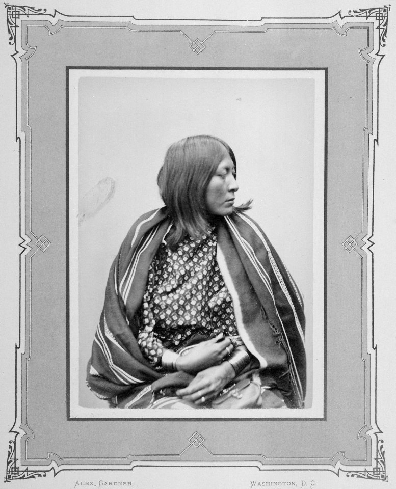 Squaw Of Cheevers. Comanches - NARA - 519072
