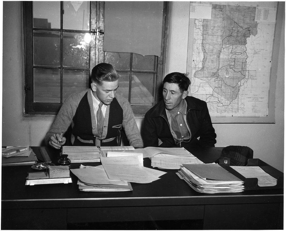 Taos County, New Mexico. Farm Security Administration supervisor, client F.S.A. office, Taos. - NARA - 521970