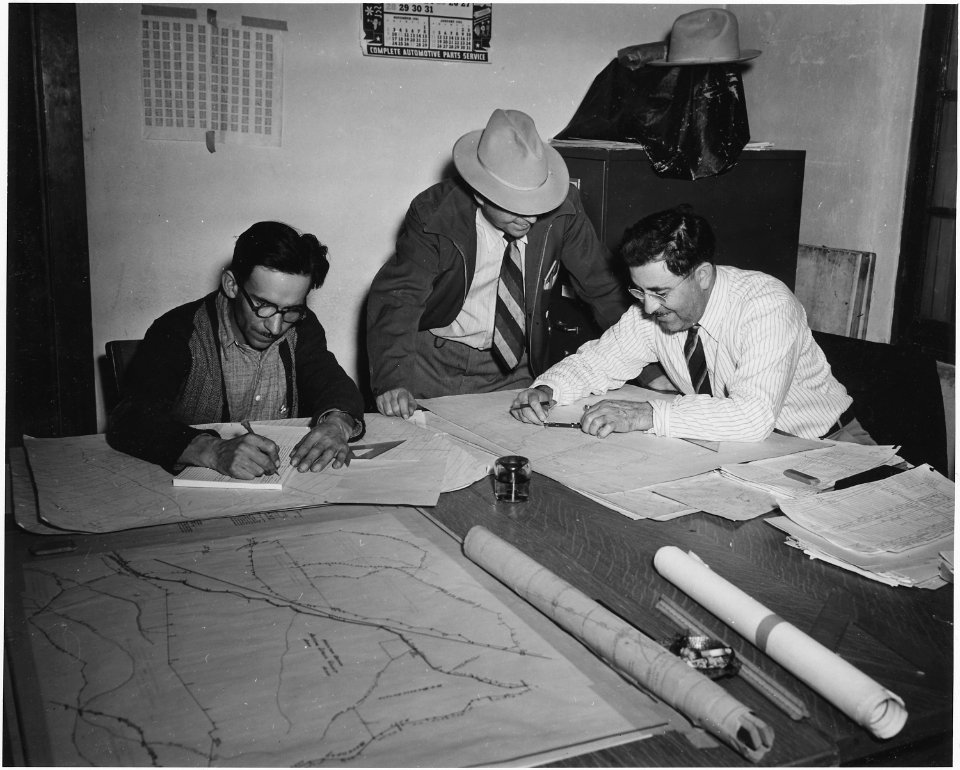 Taos County, New Mexico. Draughtsmen, clerks, Office of New Mexico Re-Assessment Survey, Tax Commis . . . - NARA - 521973