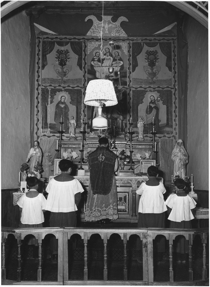Taos County, New Mexico. Mass at Arroyo Seco church - NARA - 521924