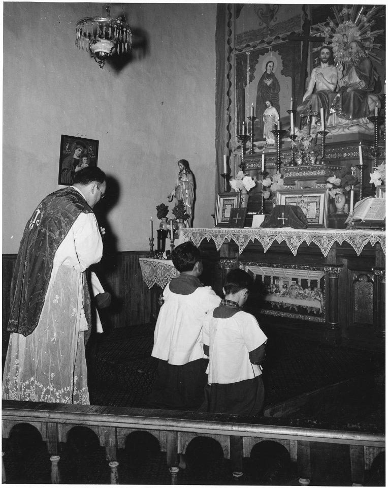 Taos County, New Mexico. Mass at Arroyo Seco church - NARA - 521925