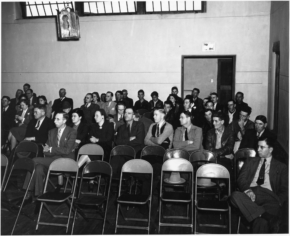 Taos County, New Mexico. Meeting to discuss setting up of health co-operative in Taos County. - NARA - 521969