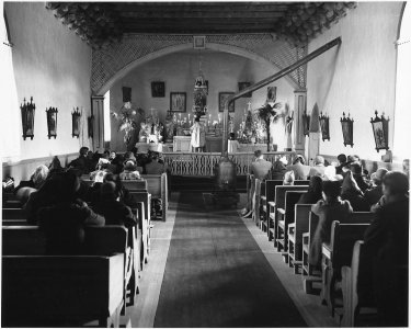 Taos County, New Mexico. Mass at the Arroyo Hondo church - NARA - 521918
