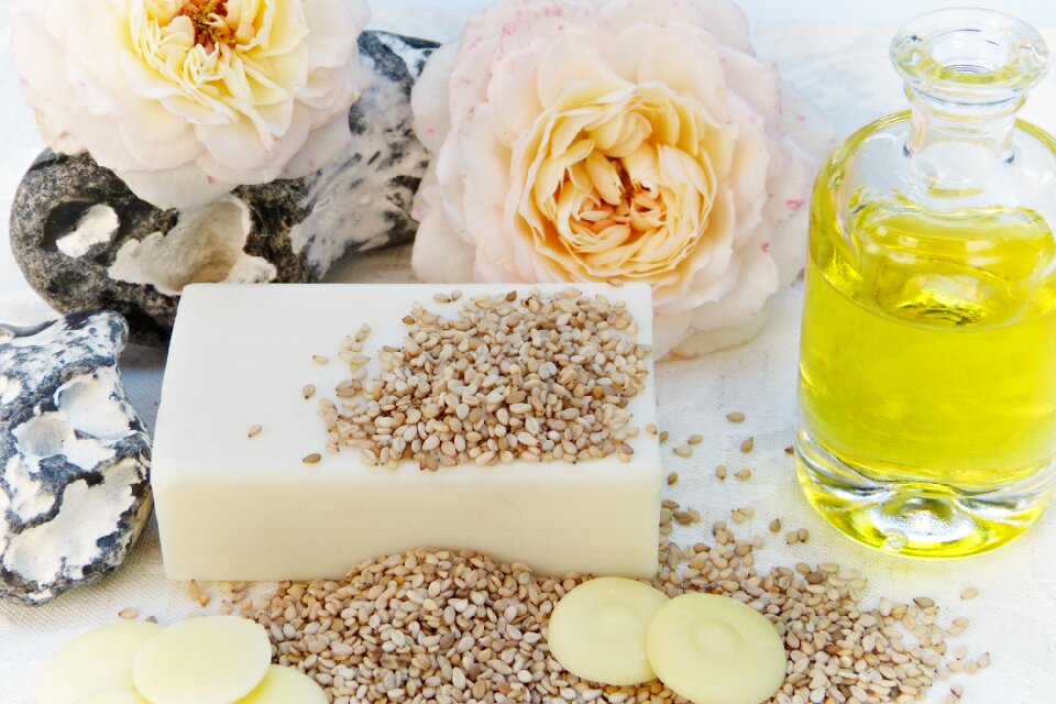 Sesame cocoa butter vegetable fats