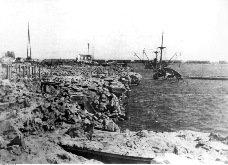 Teodozja. Zniszczony port (2-1781)