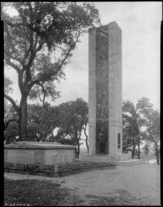 The Alamo memorial, San Antonio, Texas. - NARA - 513409
