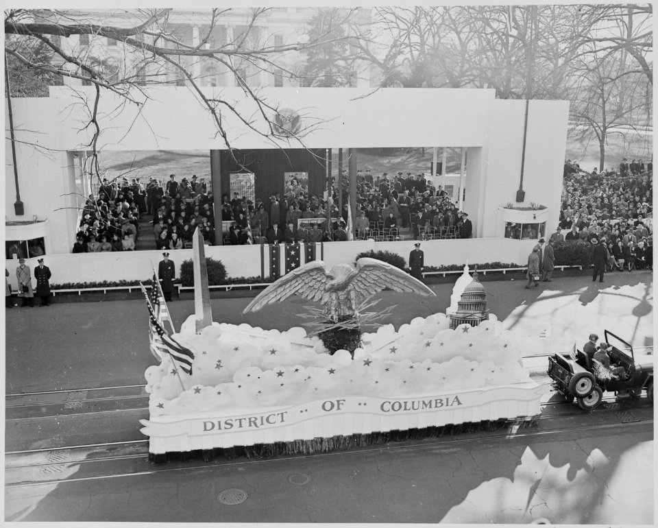 The District of Columbia float in President Truman's inaugural parade. - NARA - 200048