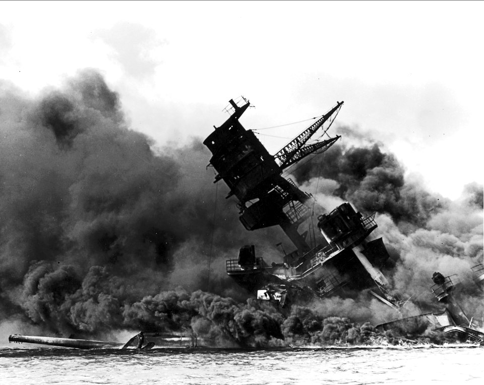 The USS Arizona (BB-39) burning after the Japanese attack on Pearl Harbor, 12-07-1941 - NARA - 195617