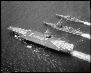 The nuclear fleet comprised of, USS Enterprise CVA(N)65, USS Long Beach CG(N)9, USS Bainbridge DLG(N)25, in various... - NARA - 558526