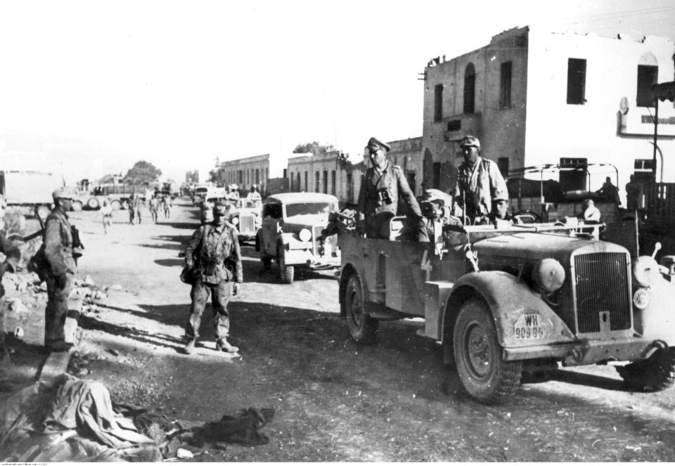 Tobruk. Marszałek Erwin Rommel wjeżdza do zdobytego miasta (2-2023)