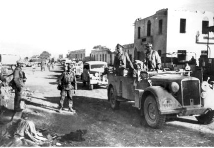 Tobruk. Marszałek Erwin Rommel wjeżdza do zdobytego miasta (2-2023)