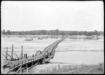 The longest pontoon bridge in the world, spanning Russellville and Dardanelle, Arkansas. - NARA - 516537 photo